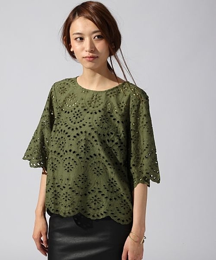 カットワークレースブラウス