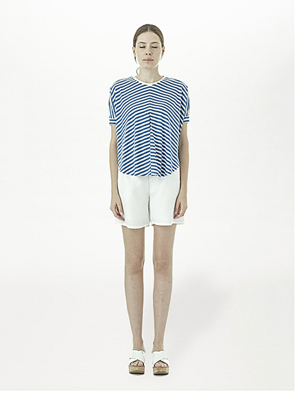 ・ボーダーフロントタックラウンドヘムプルオーバー