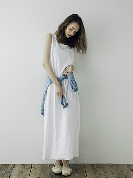 スリットカットマキシワンピース