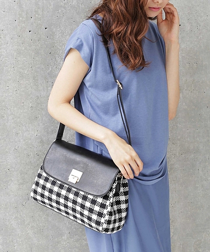 フラップ付ショルダーバッグ