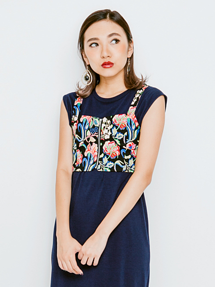 フラワービスチェ