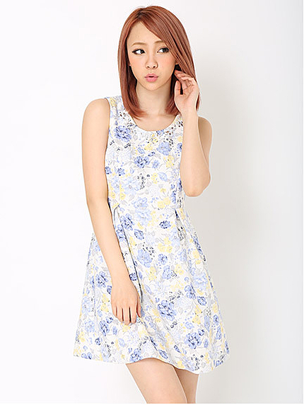 花柄ワンピース