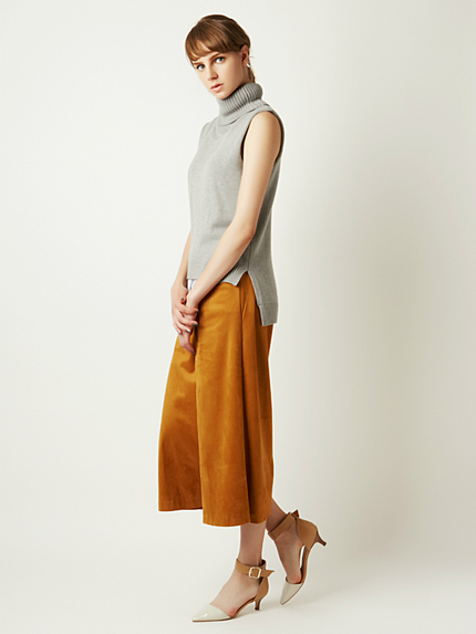 レイヤードラフタートルニット