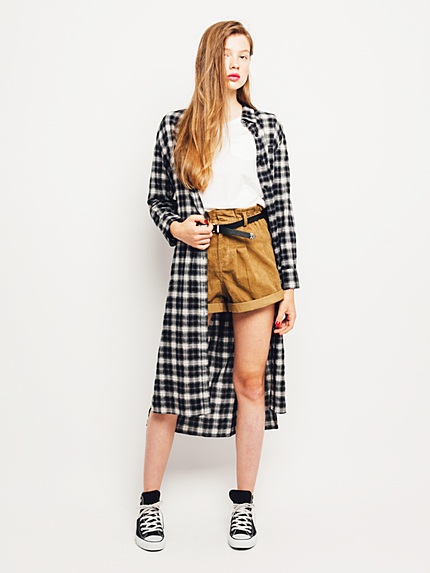 ベルト付ショートパンツ２