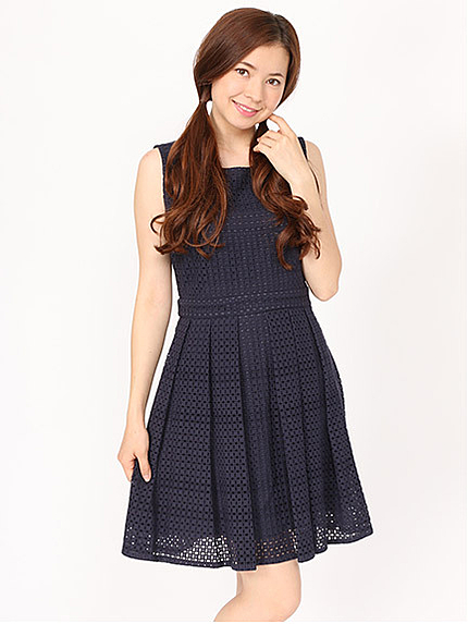 背あき格子レースワンピース