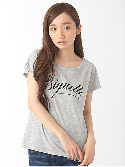 ・バックレースロゴプリントTシャツ