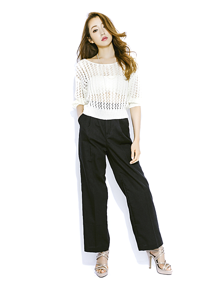 シンプルモノトーンテーパードパンツ