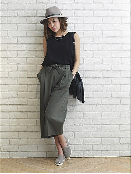 クロップトワイドパンツ