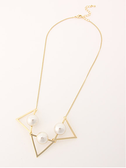 トライアングルビーズネックレス