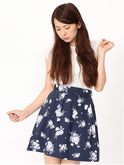 オリジナル花柄タックフレアスカート