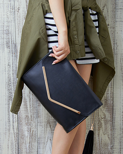 【non-no12月号新木優子さん着用】タッセル付クラッチ／BAG