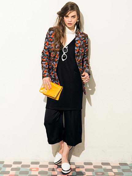 サテンフレアーパンツ