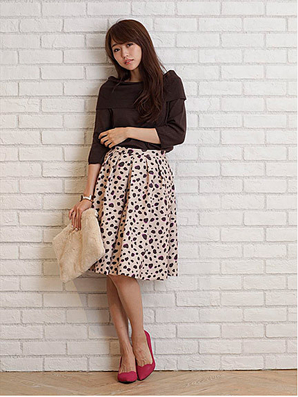 折り返しオフショルニット