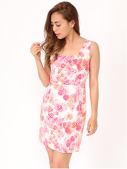 花柄ワンピース