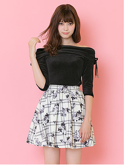 15.AW　花柄×チェックスカート