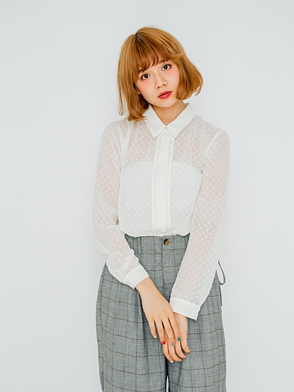 スカラップレースブラウス