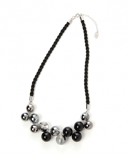 ハーフキャルネックレス