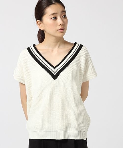 ７ＧネックラインＶネックフレンチスリーブ