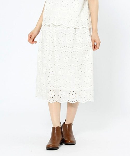 総レース刺繍スカート