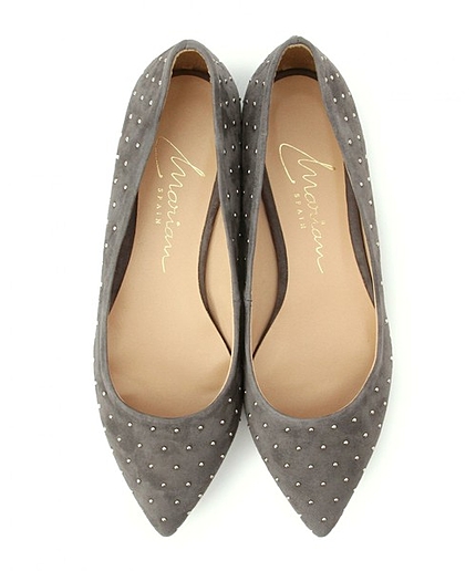 BY MARIAN スタッズポインテッドトゥパンプス
