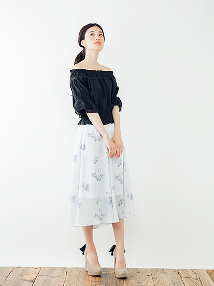 【dazzlin】ショートオフショルトップス