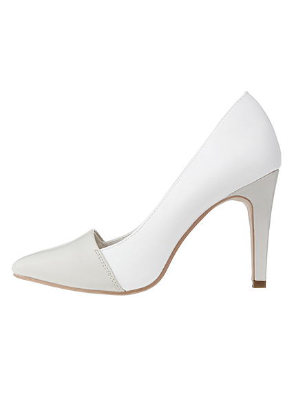 ポインテッドパンプス