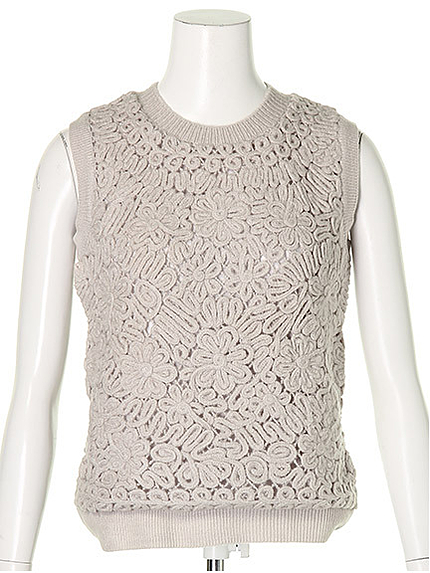 花モチーフ編みノースリニット