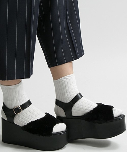 WEGO/ファー厚底サンダル