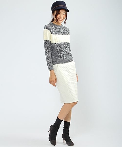 ケーブルクルーネックニット