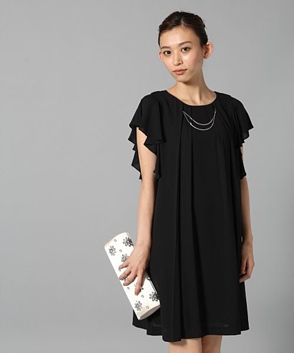 ネックレスツキフレアスリーブタックワンピース