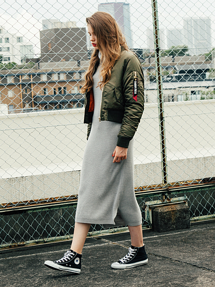 ニットミディワンピース