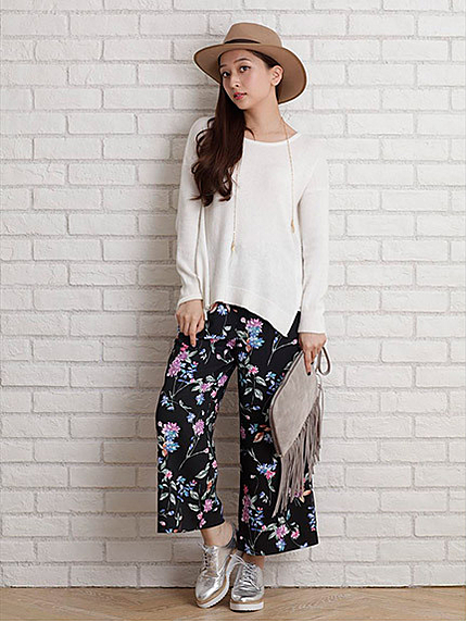 花柄ワイドパンツ