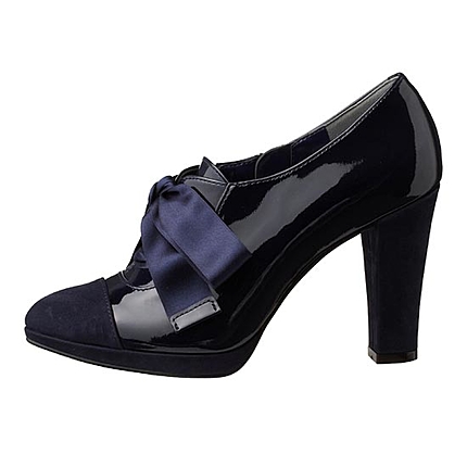 ハンサムレディに♪旬度UPのレースアップブーティ