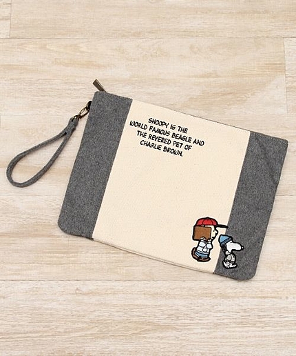 PEANUTSコラボクラッチ