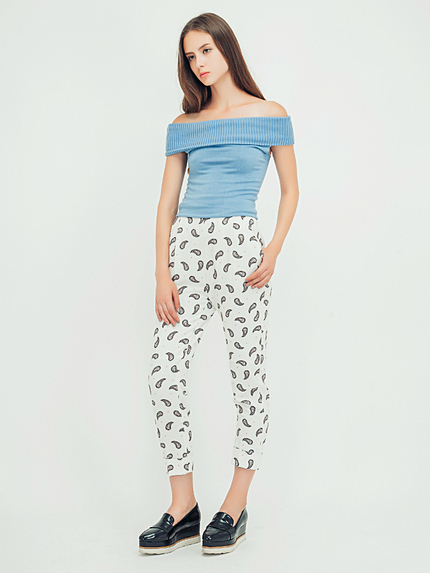 ペイズリーテーパードパンツ