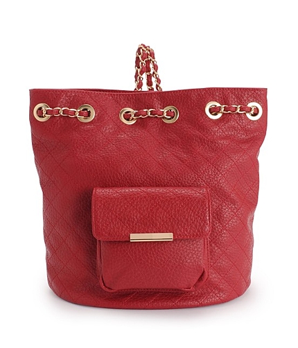 チェーンショルダーキルトリュック