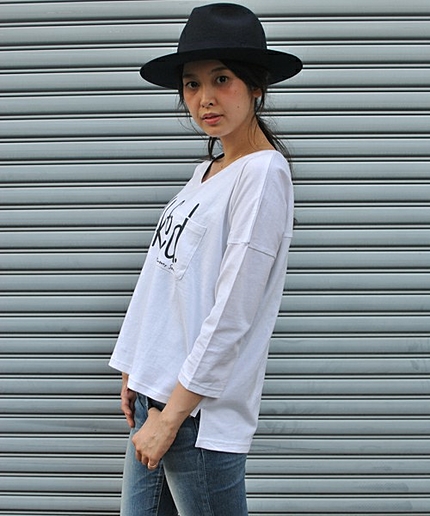 V-NECK H/S TEE MILKFED