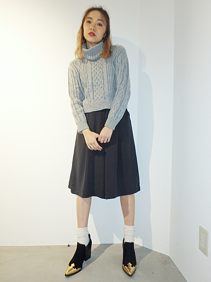 ケーブルタートルニットPO