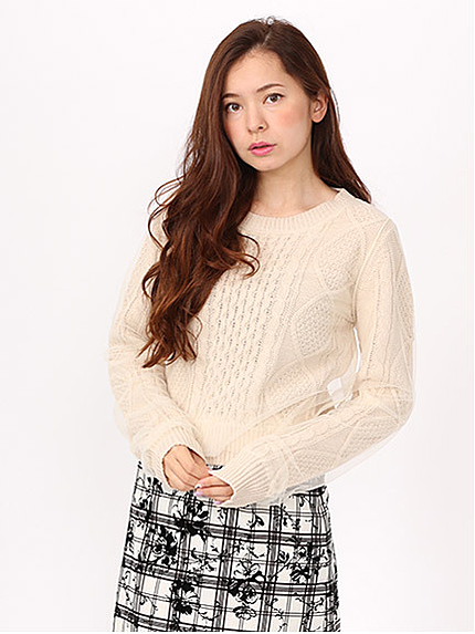 チュール重ねケーブルニット