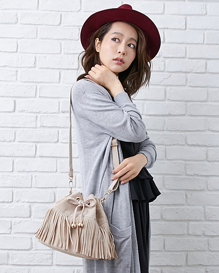 【美人百花12月号鈴木えみさん着用】フリンジ巾着ショルダー／BAG