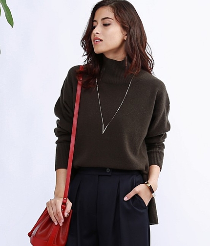 【CLASSY12月号掲載】 ウールカシミヤサイドスリットタートルネックニット