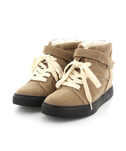 インヒールスニーカー