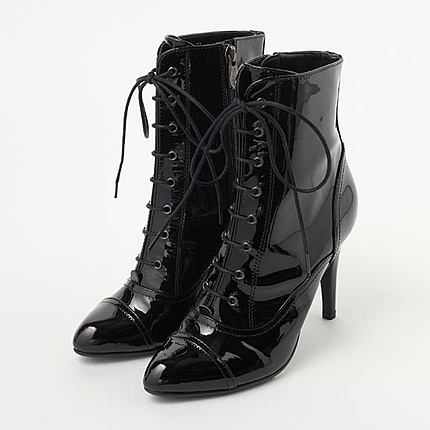 ハンサムLadyに♪最旬シルエットのレースアップブーツ