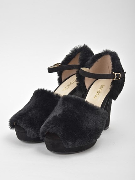 フェイクファーパンプス