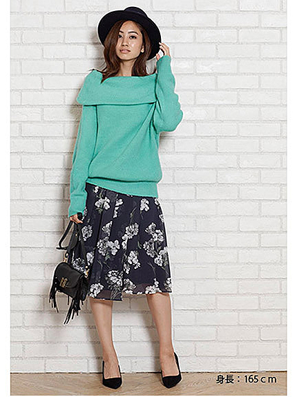 オフショルニット