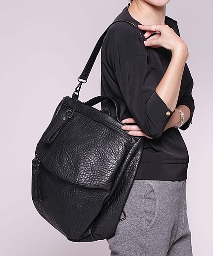 Fレザーリュック