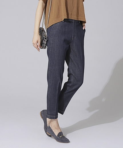 STAY ON センタープレスパンツ