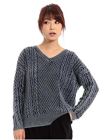 ストーンウォッシュケーブルニット