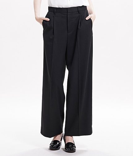 タック入りワイドパンツ