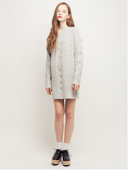 ストレッチケーブルニットOP